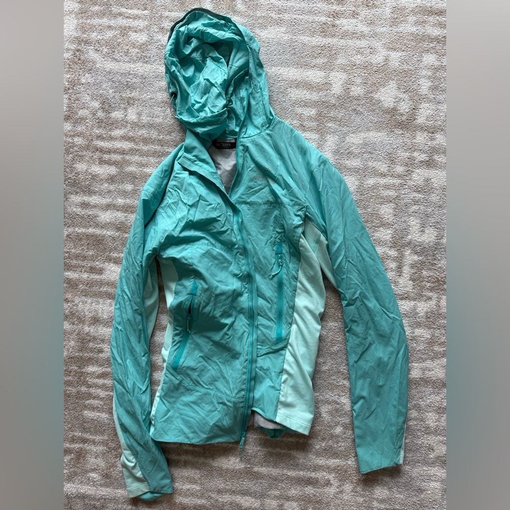 Arc'teryx Women's Hooded Lightweight Jacket S